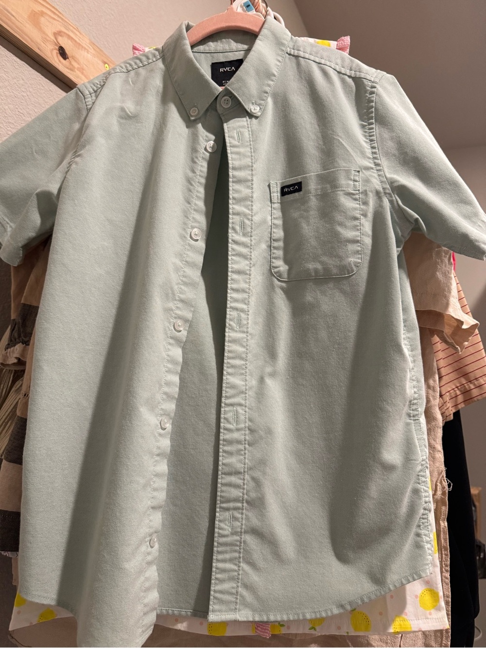 RVCA Boys M  Short Sleeve Button-Down Shirt in Light Sage